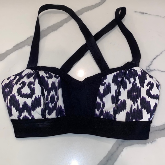 Lululemon Sports Bra - Picture 1 of 3